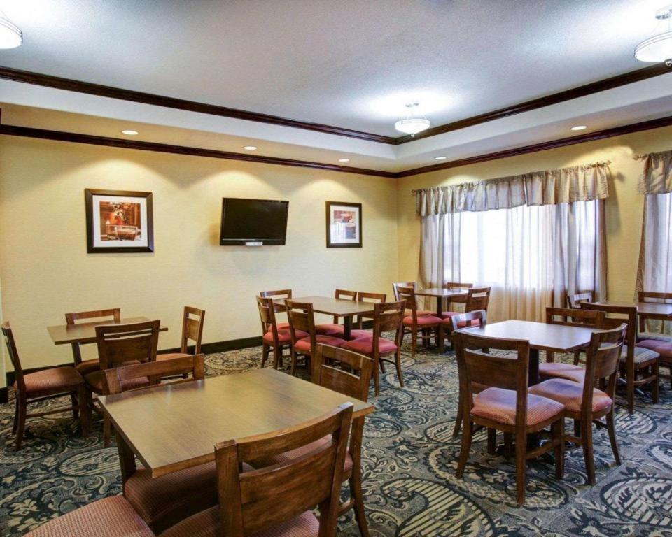 Comfort Inn & Suites Navasota Экстерьер фото