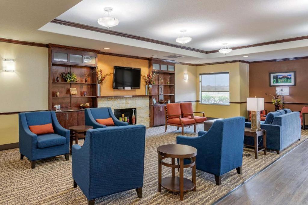 Comfort Inn & Suites Navasota Экстерьер фото