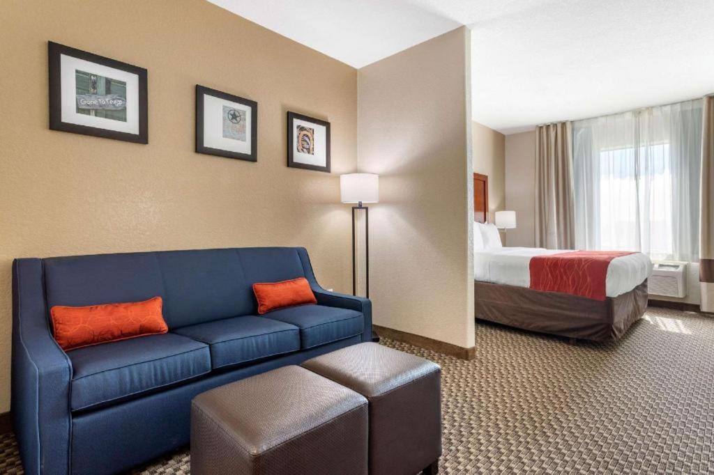 Comfort Inn & Suites Navasota Экстерьер фото
